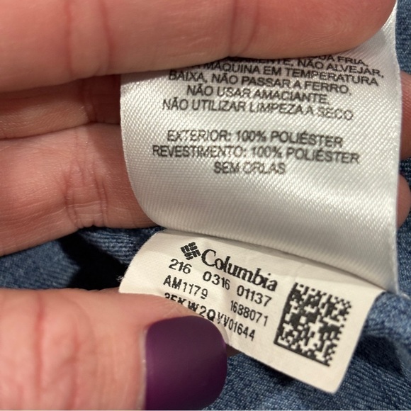 COLUMBIA Size L Blue Chambray Button Up Collared vented hiking shirt - Picture 8 of 12